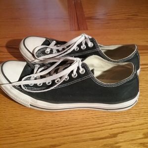 Converse tennis shoes